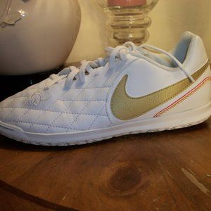 Nike White Quilted Tennis Shoe